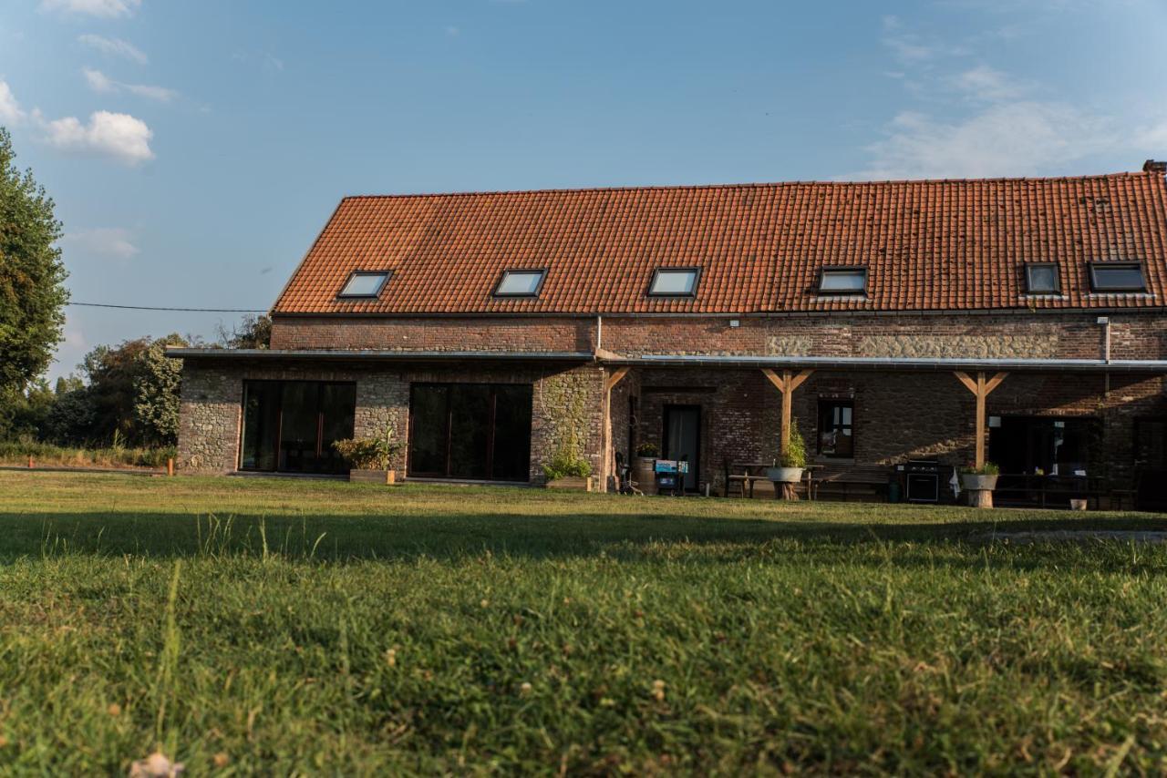 Au Petit Canteleu - Bed & Breakfast Beloeil Bagian luar foto