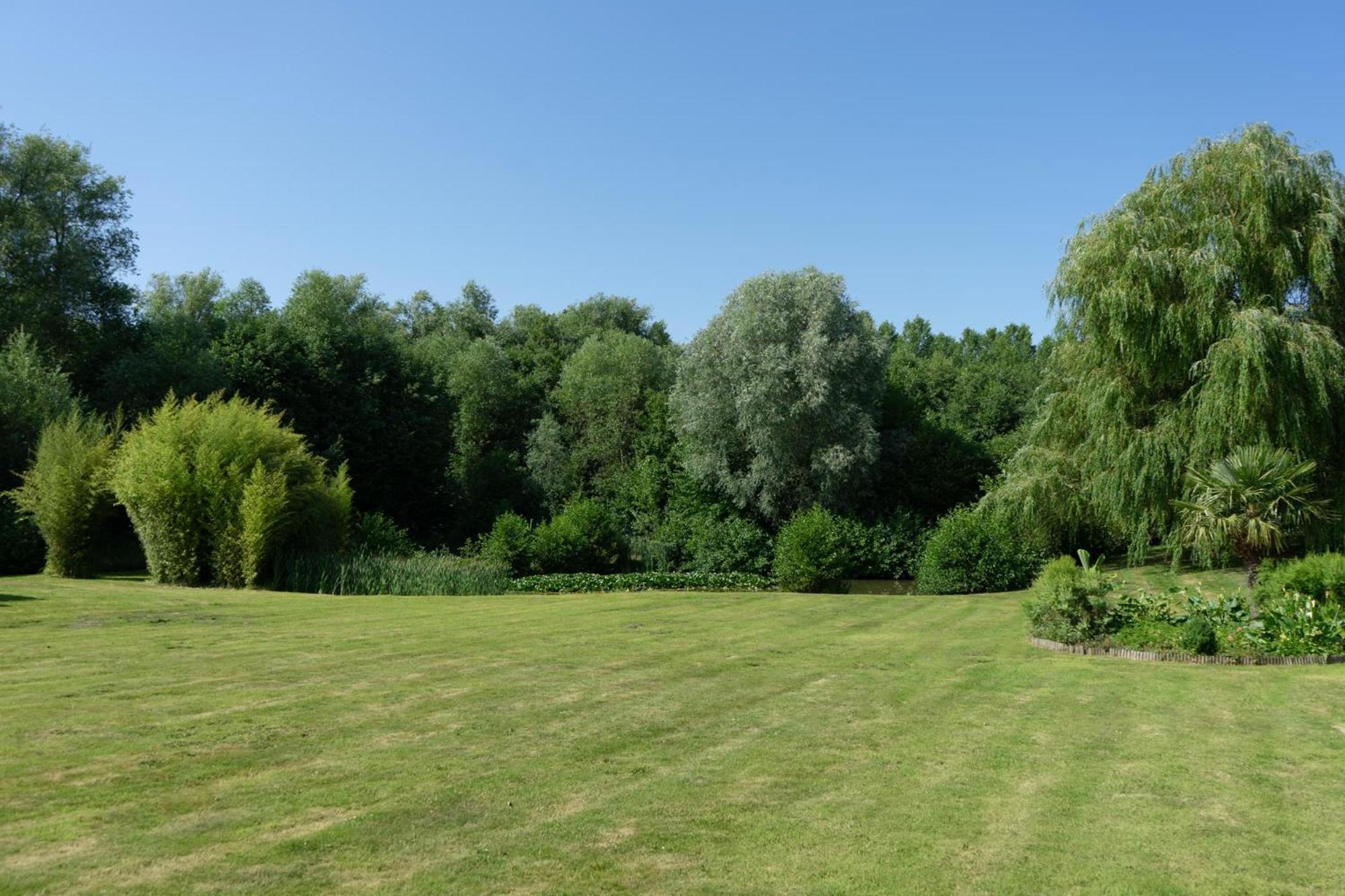 Au Petit Canteleu - Bed & Breakfast Beloeil Bagian luar foto