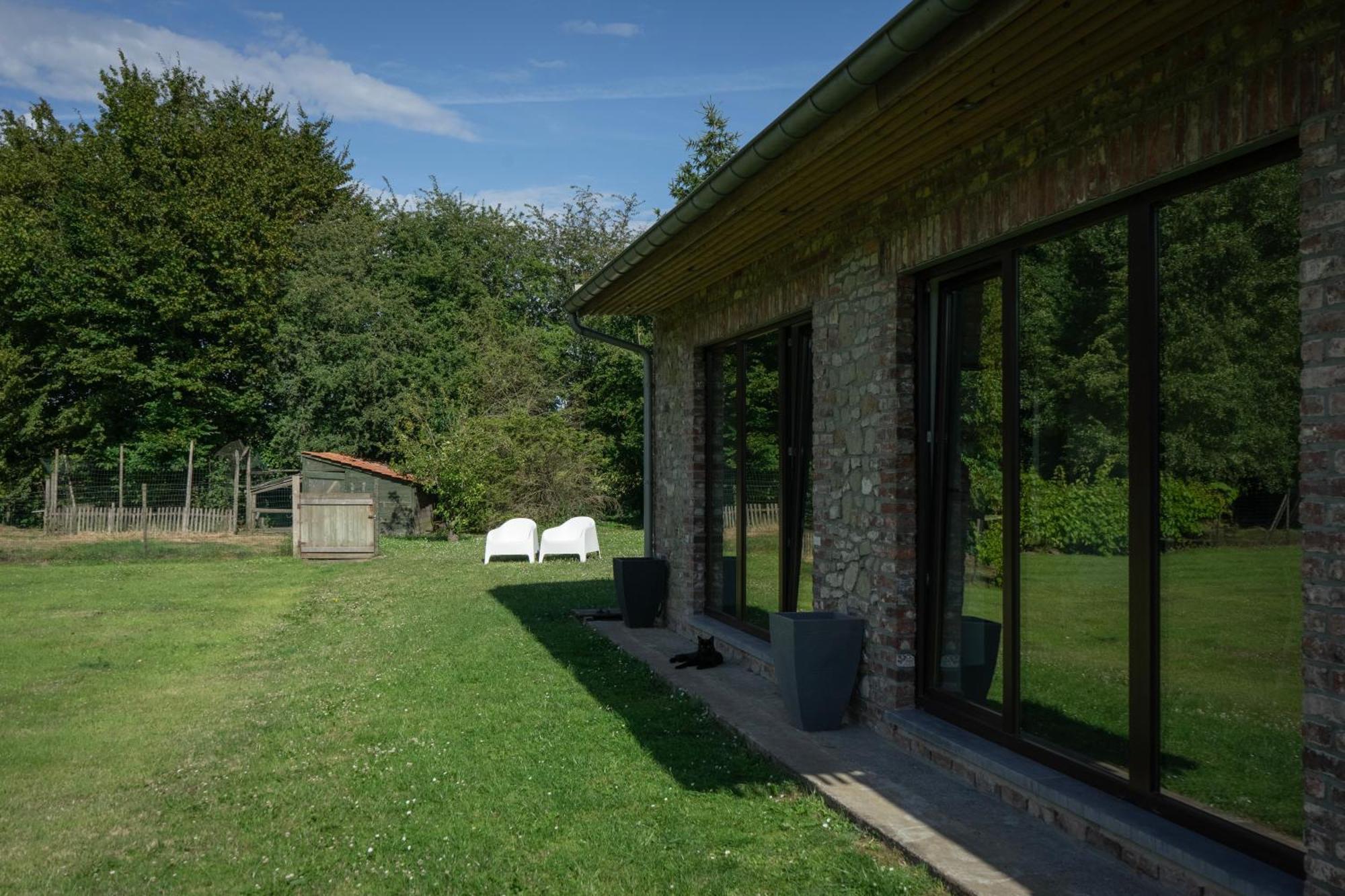 Au Petit Canteleu - Bed & Breakfast Beloeil Bagian luar foto